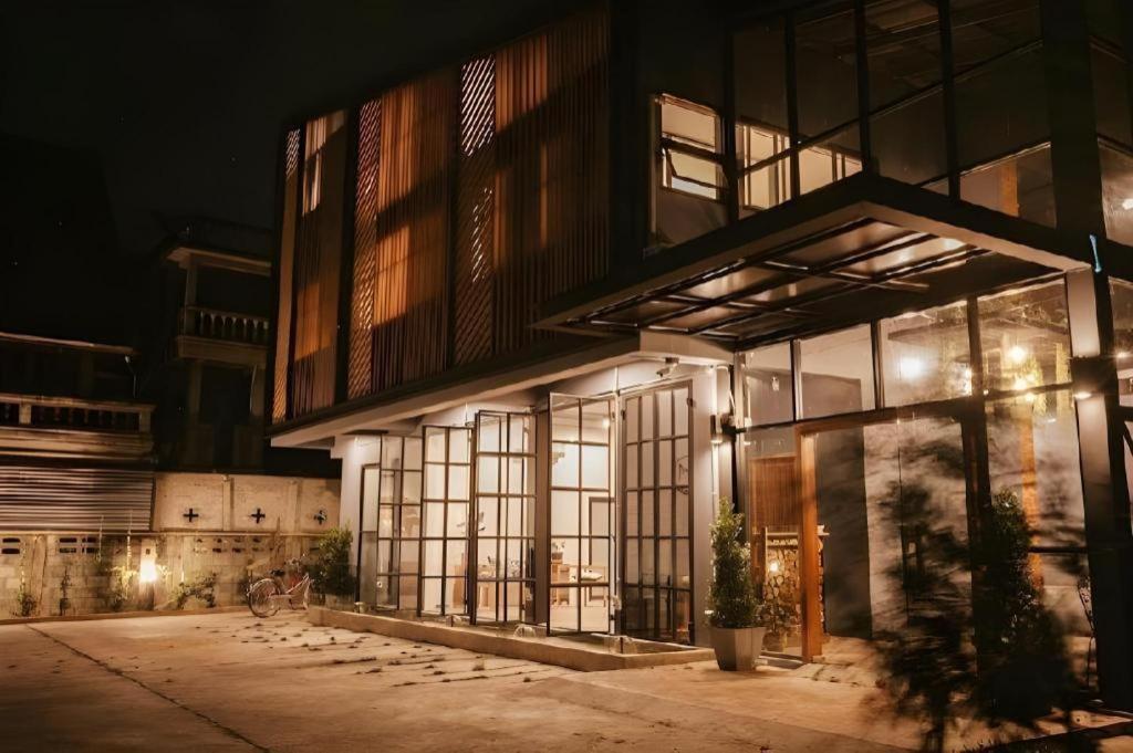 Hug Inn Phre Kültér fotó